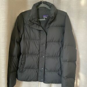 Patagonia Large Women Down Jacket Graphite